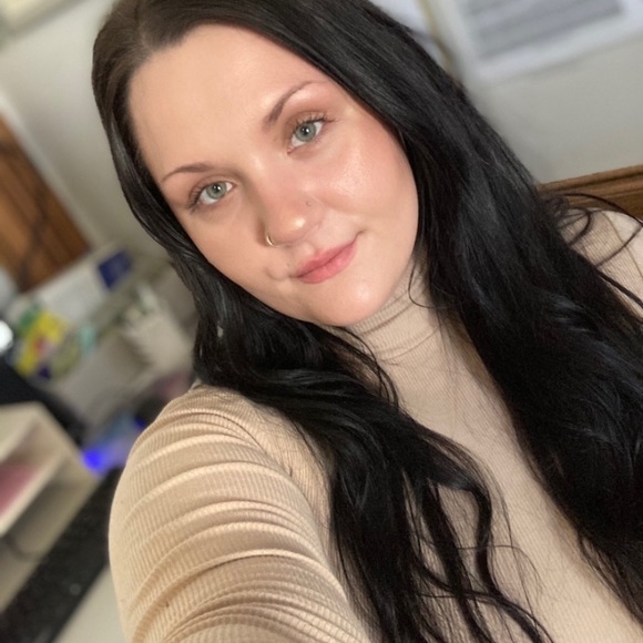 Meet your Posher, Madeline - Picture 2 of 4